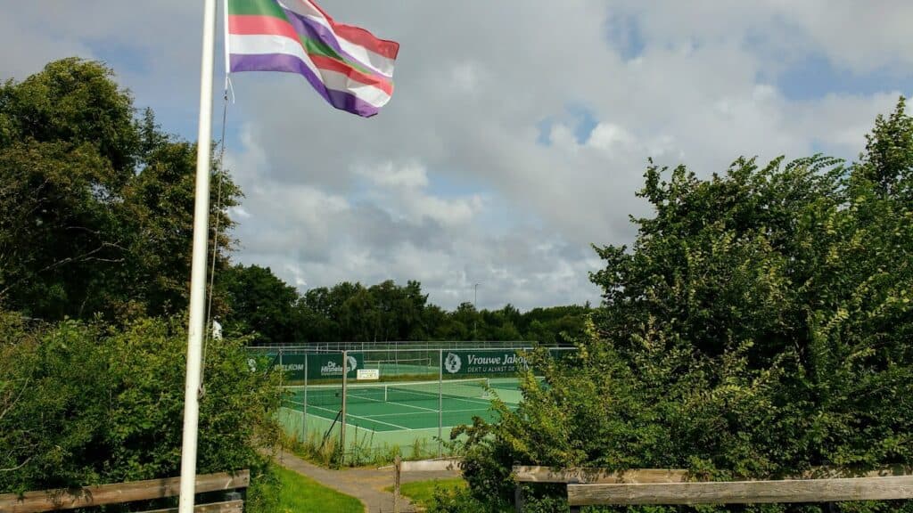 AUGUSTUS
Tennisvereniging de Hinneleup organiseert jaarlijks een gezellig en sportief open tennistoernooi! Deelname staat open voor zowel leden als niet leden.